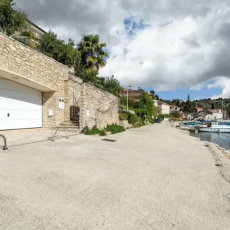Lavanda Villa *